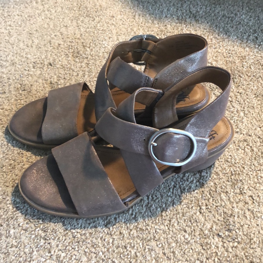 Sofft Womens Rose Gold Sandals (Size 9.5)